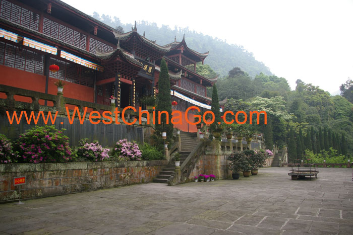 Mount Emei FuHu Temple