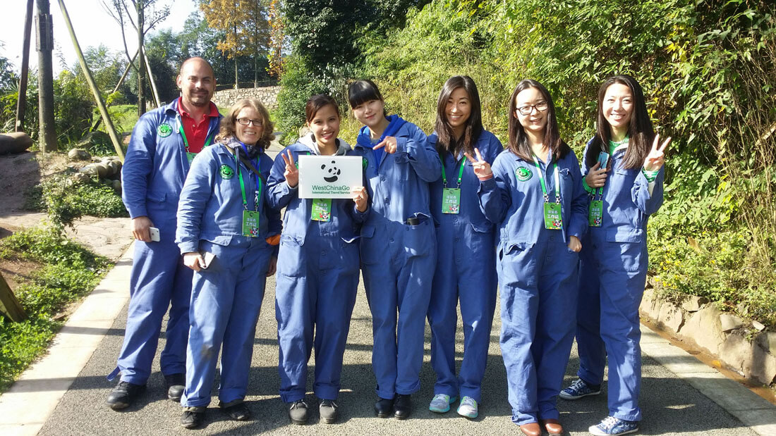 Dujiangyan Panda Volunteer