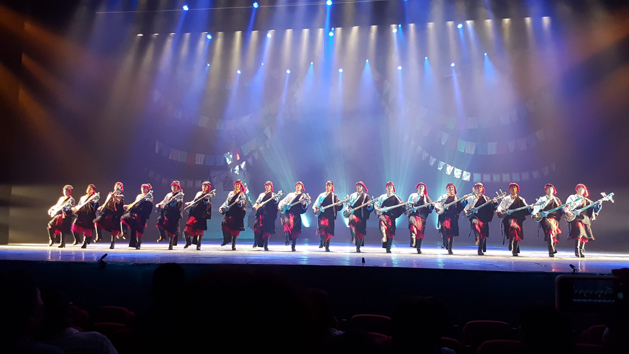 jiuzhaigou night show performance