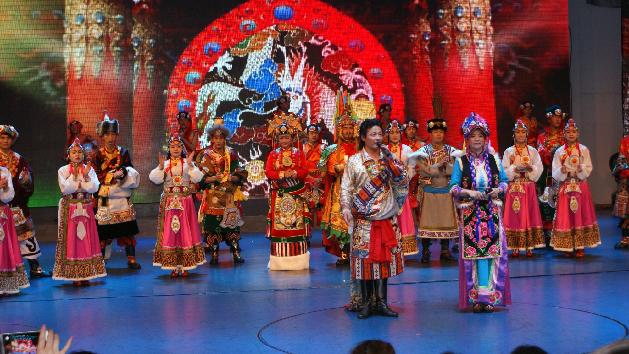 jiuzhaigou night show performance