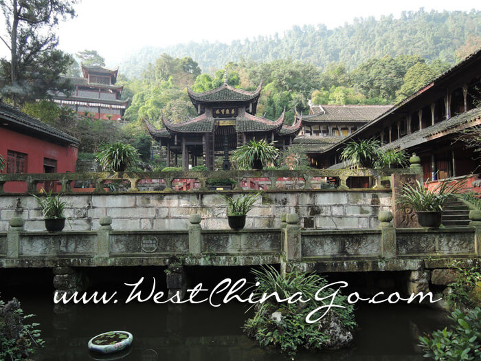 Mount Emei FuHu Temple