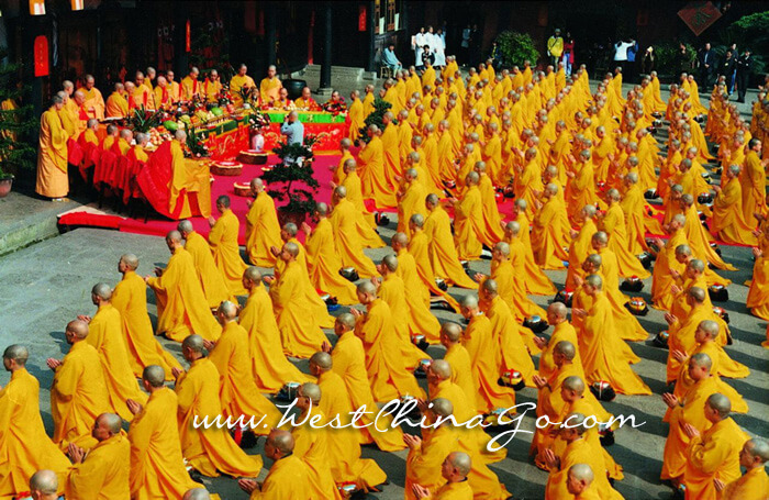 Mount Emei WanNian Temple