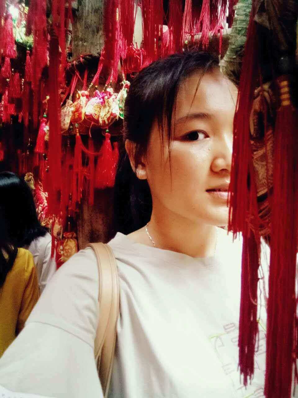 chengdu westchinago tour guide:liyiqing