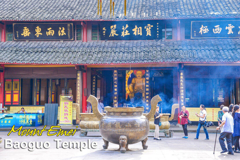 Mount Emei BaoGuo Temple