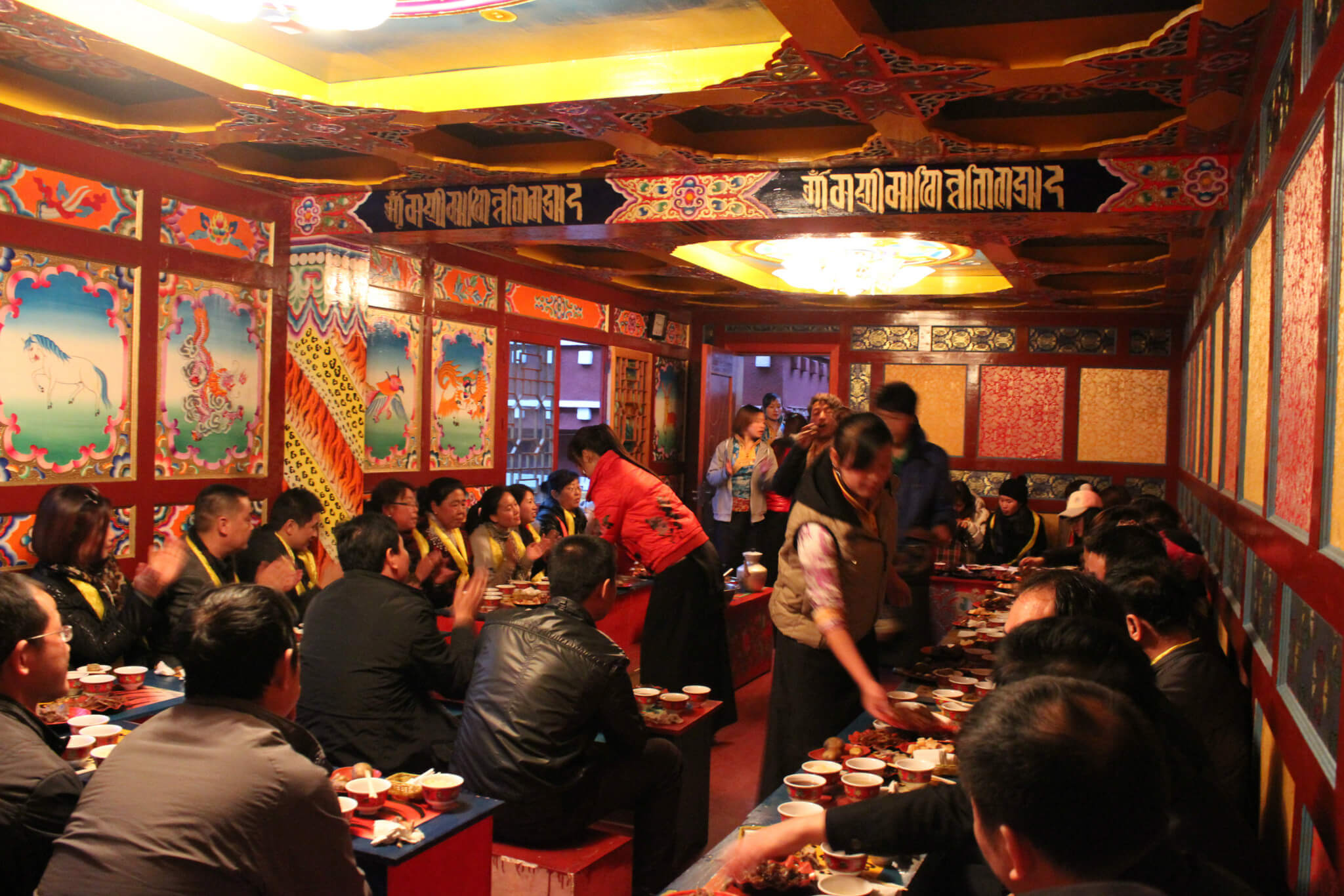 jiuzhaigou tour tibetan home visiting