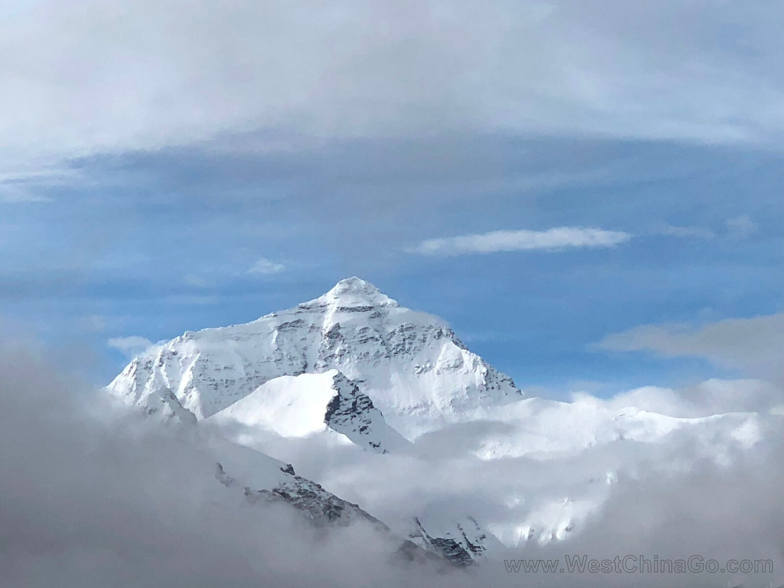 the everest mountain