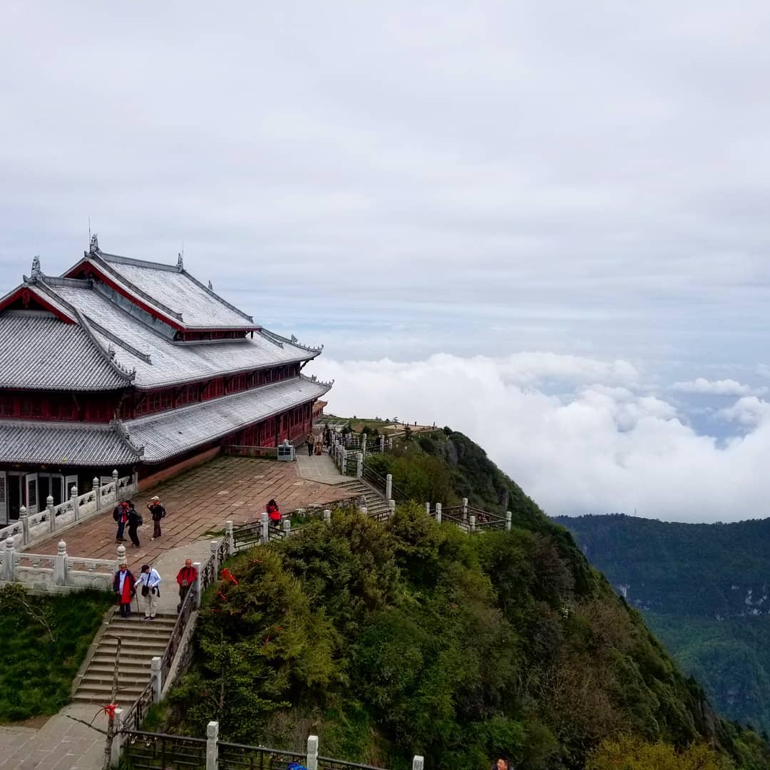 mountain emei Tour