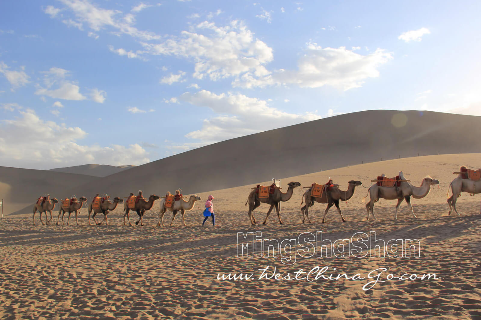 Dunhuang Crescent Moon Spring