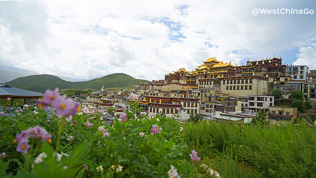 Shangri-la Songzanlin Monastery