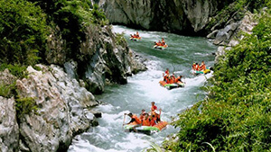 Longjing River Rafting 