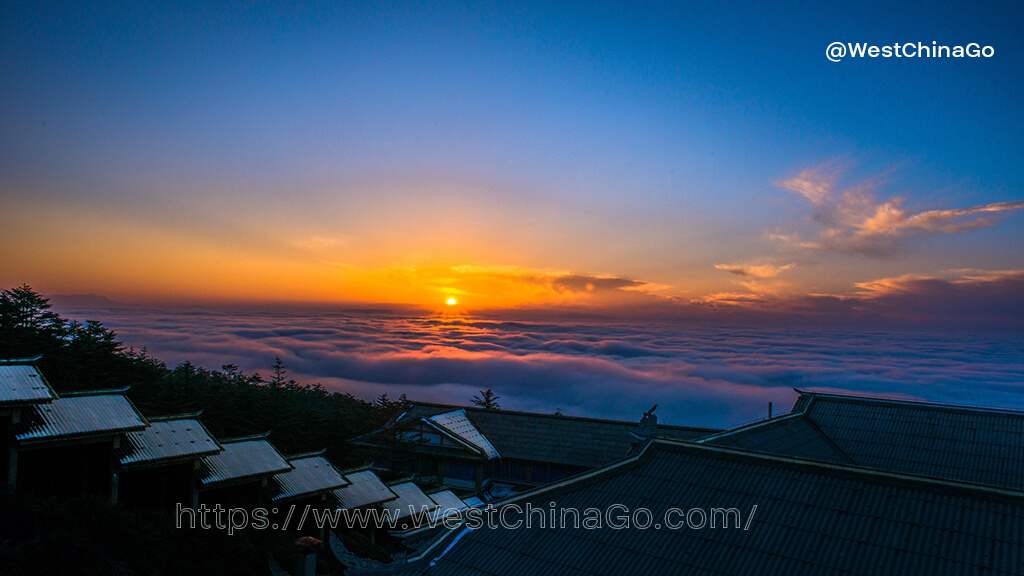 Mount Emei Golden Summit 