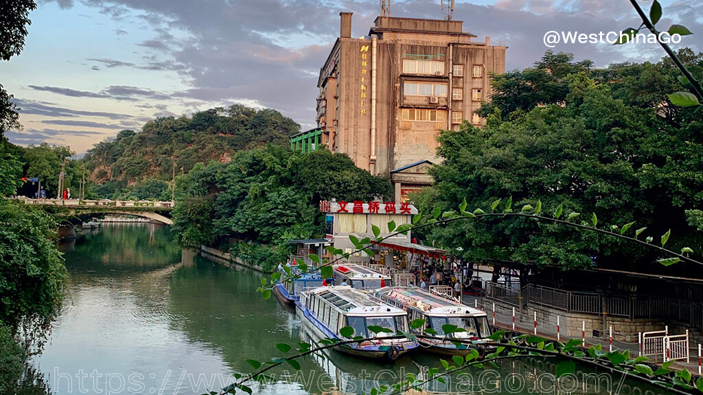 Guilin Two rivers and four lakes