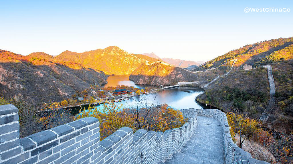 BeiJing Huanghuacheng Lakeside Great Wall