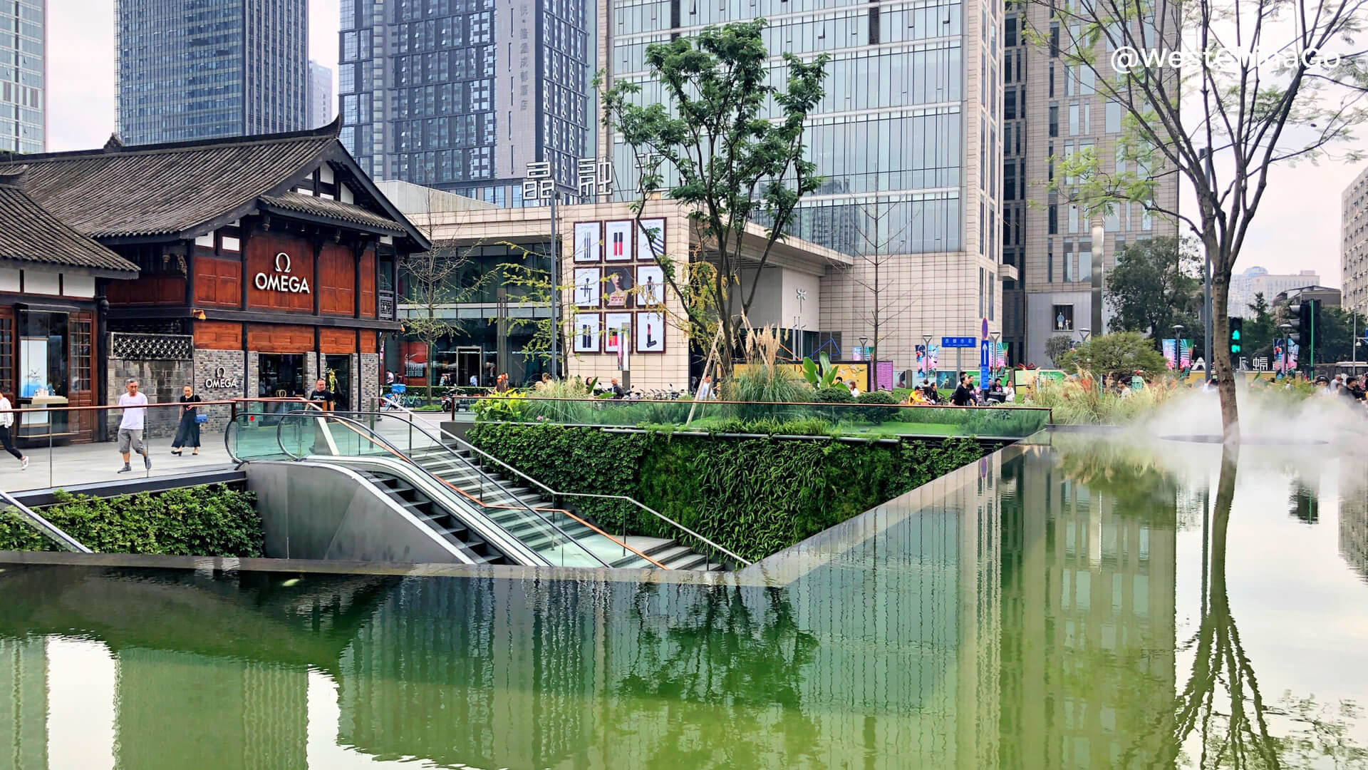 Chengdu China on X: The Sino-Ocean Taikoo Li #Chengdu, the most popular  shopping block in the city, now sees a recovery. Let's have a look at the  trendy girls.  / X