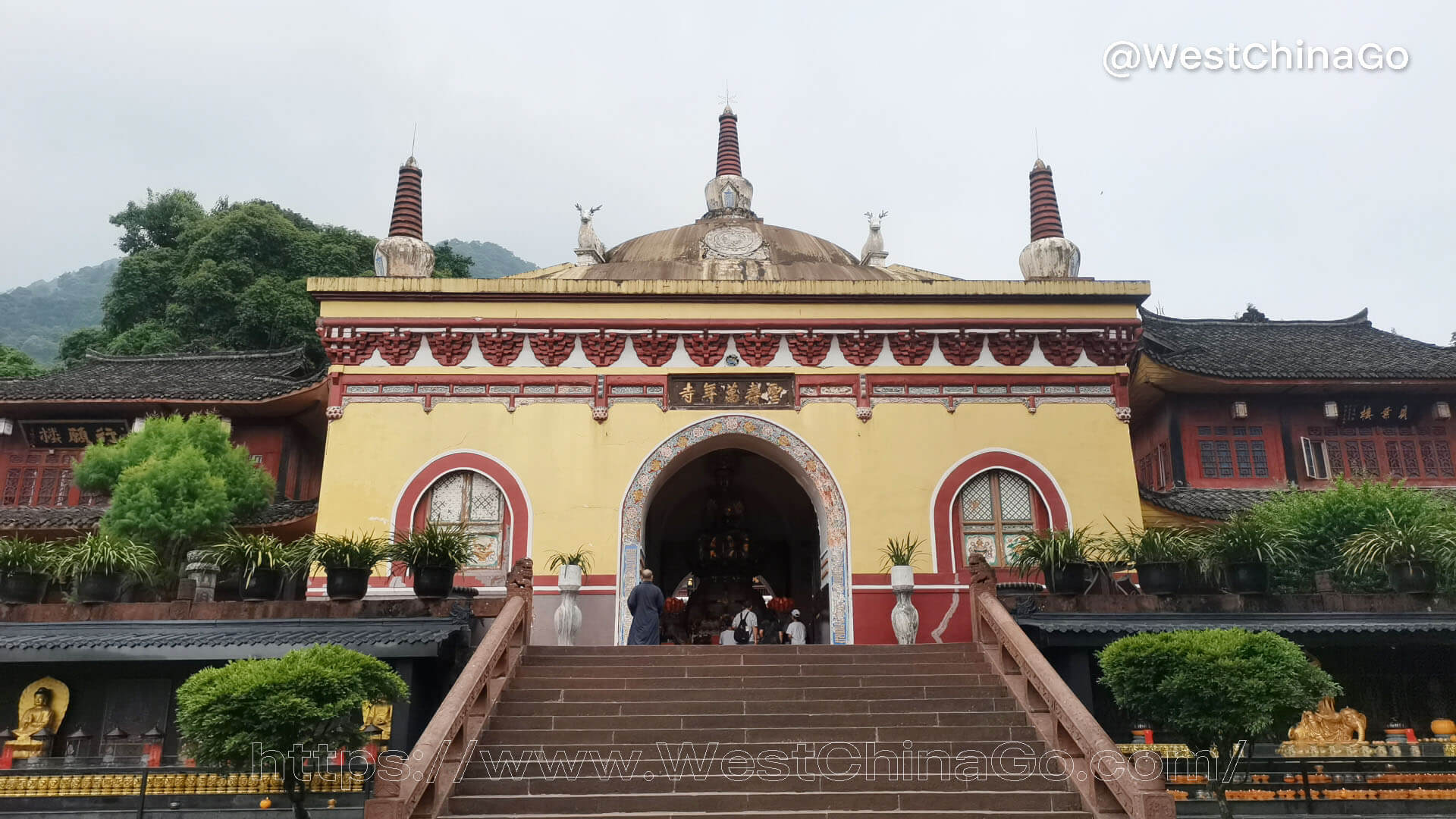 WanNian Temple,Mount Emei