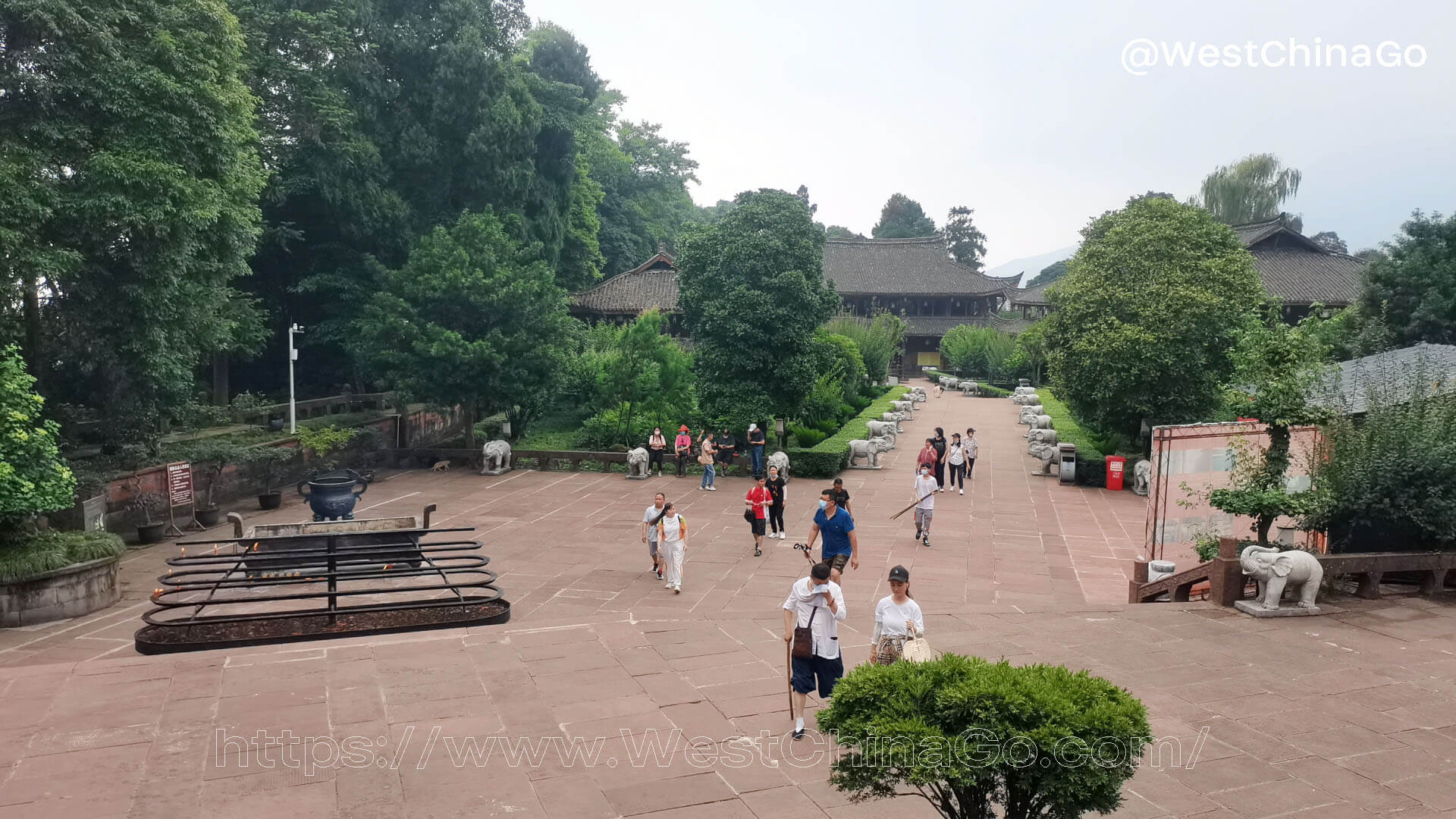 WanNian Temple,Mount Emei