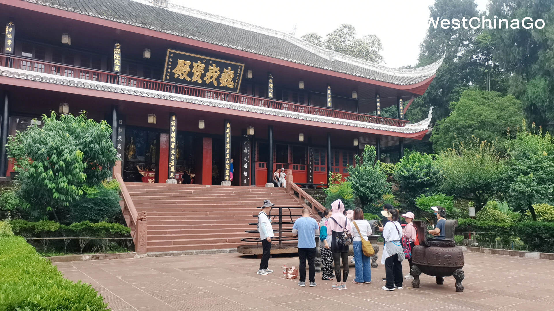 WanNian Temple,Mount Emei