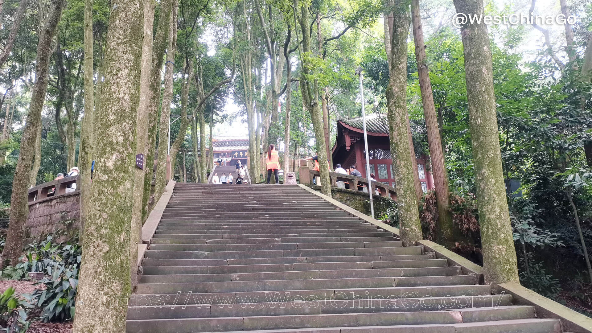 WanNian Temple,Mount Emei