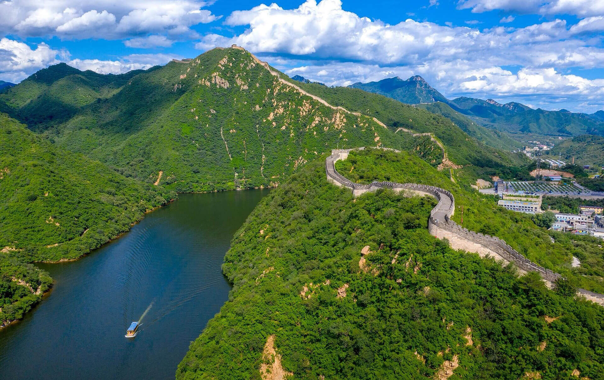 BeiJing Huanghuacheng Lakeside Great Wall