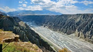 Xinjiang Duzishan Grand Canyon