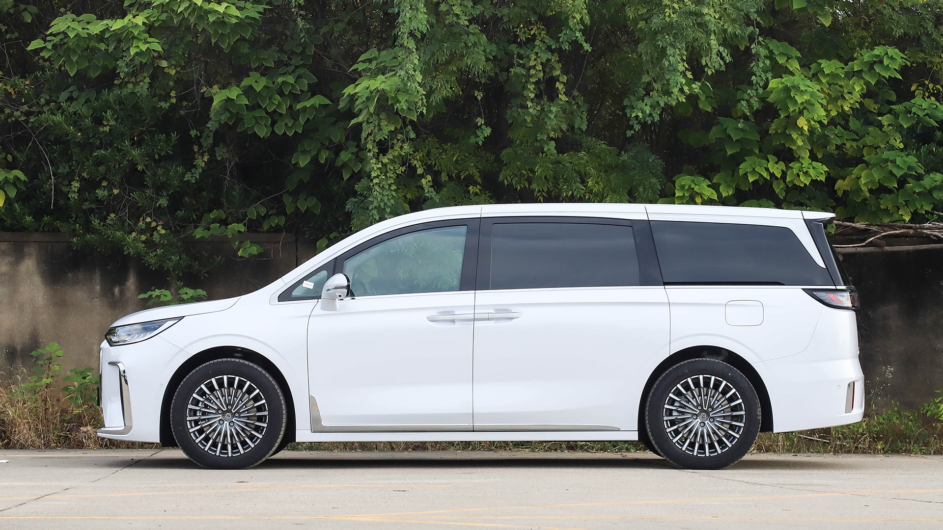 Guangzhou Transfer.Car Rental with Driver